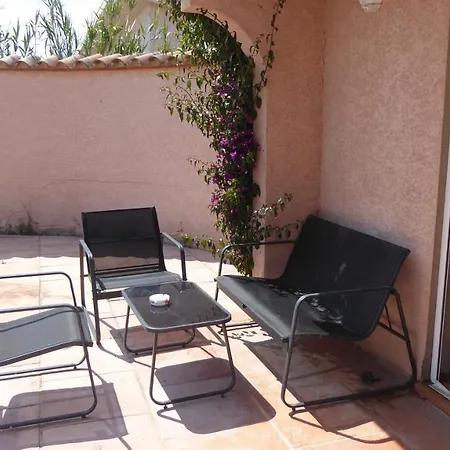 Les 2 Dauphins בית אירוח