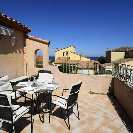 Homestay Les 2 Dauphins *