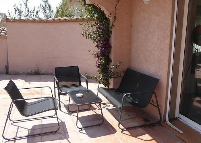 Les 2 Dauphins Проживание в семье