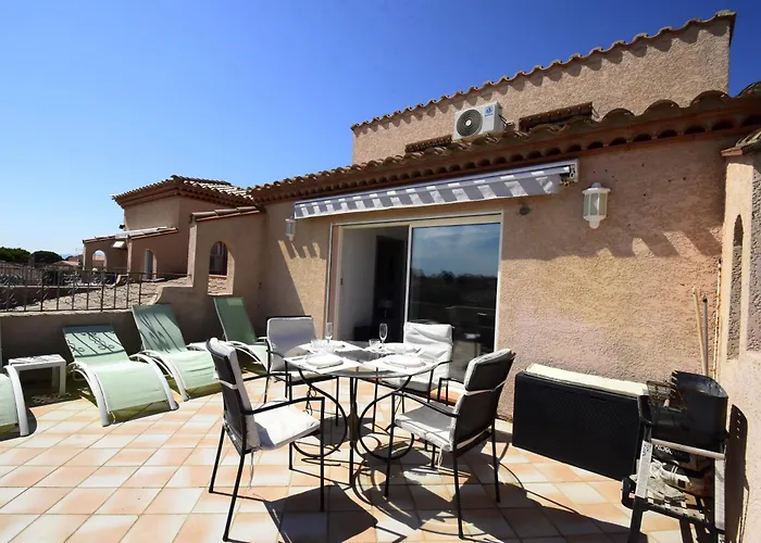 Les 2 Dauphins Проживание в семье